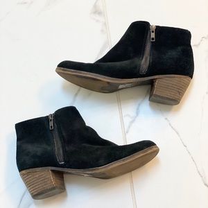 ALDO Black Suede Ankle Booties Size 8.5